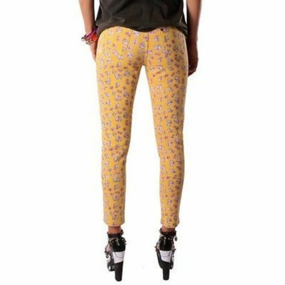 NWT IRON FIST SCARY PRAIRIE YELLOW DENIM JEANS - Picture 4 of 7